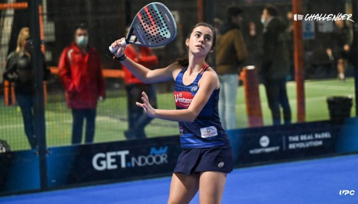 Claudia Fernández renews with Bullpadel